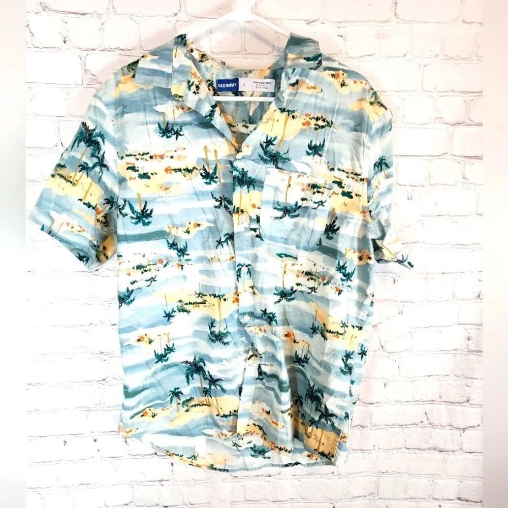 Men's Old Navy button-up shirt, size large